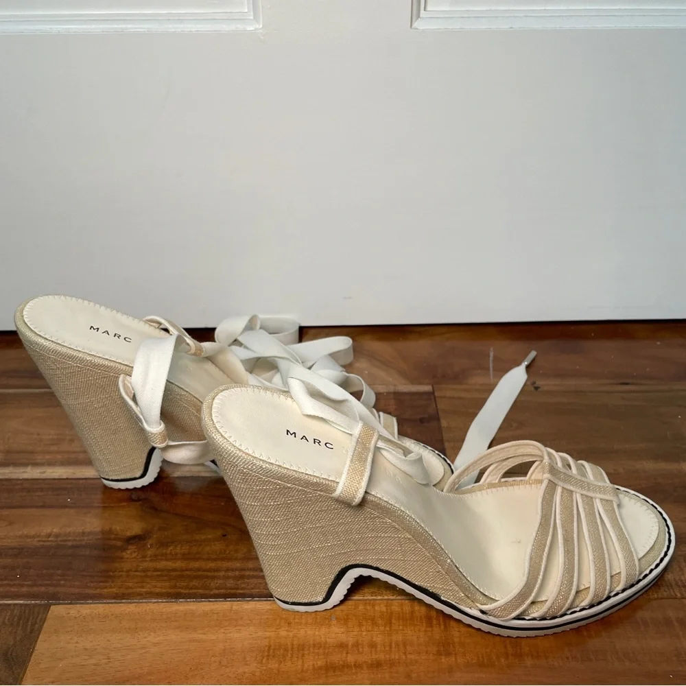 MARC JACOBS Ivory Canvas Ankle Tie Sculptural Wedge Sandals Size 10